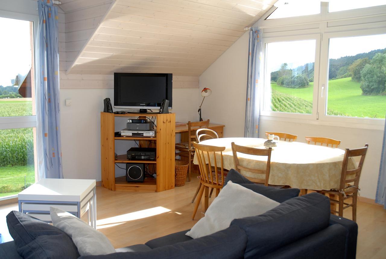 Appartment Aux Lilas Les Geneveys-sur-Coffrane Bagian luar foto